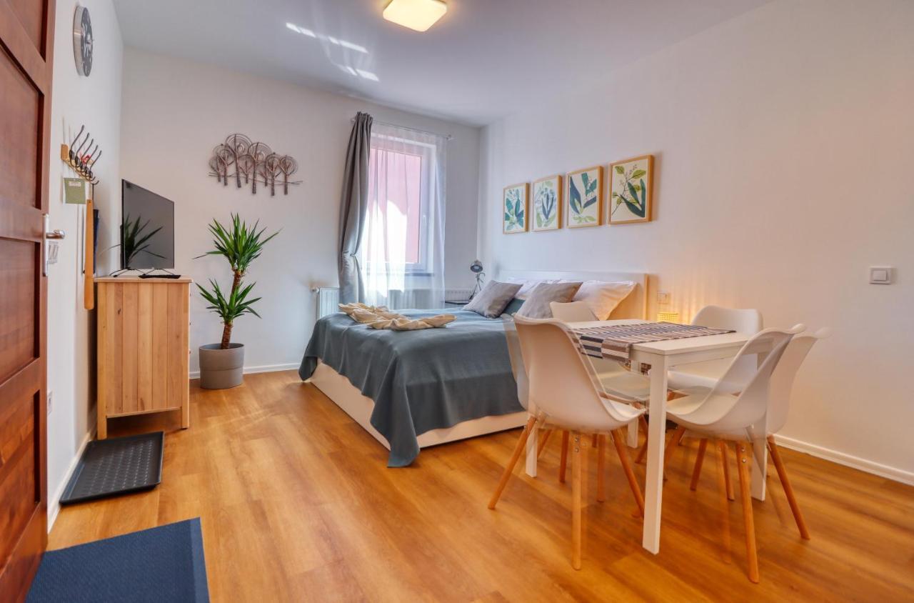 Barka Apartman Eger Eksteriør bilde